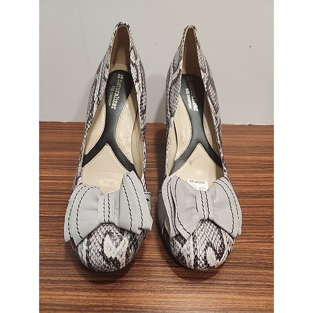 Naturalizer N5 8.5 N Comfort Floral‎ Snake Skin Strap 3 1/2 in. Heel Dress Shoes